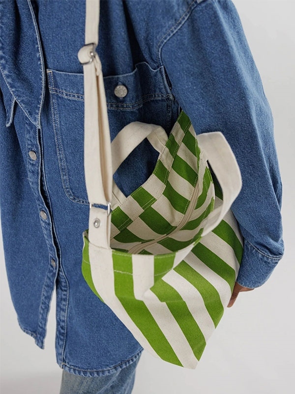 Picture of Horizontal Zip Duck Bag in Green Awning Stripe