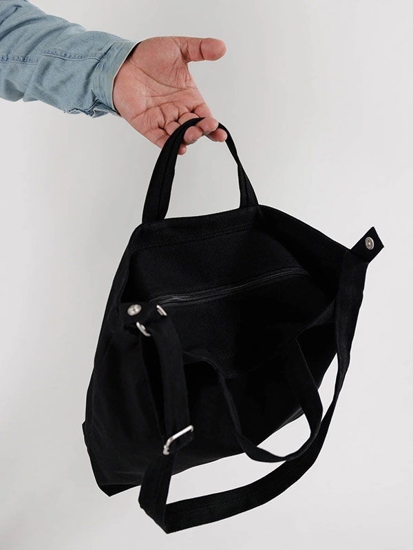 Picture of Horizontal Zip Duck Bag in Black